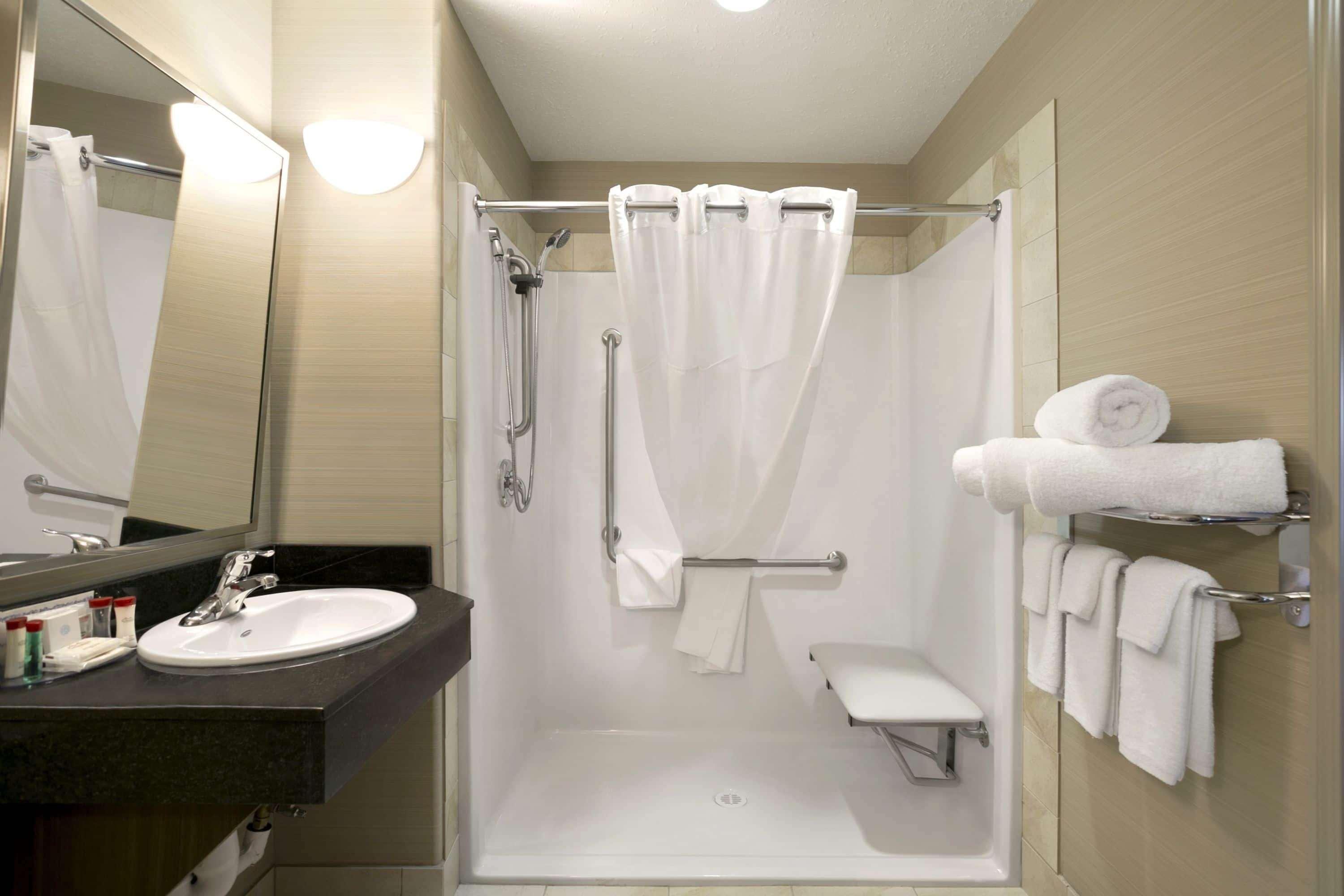 Ramada By Wyndham Conklin Hotel Ngoại thất bức ảnh